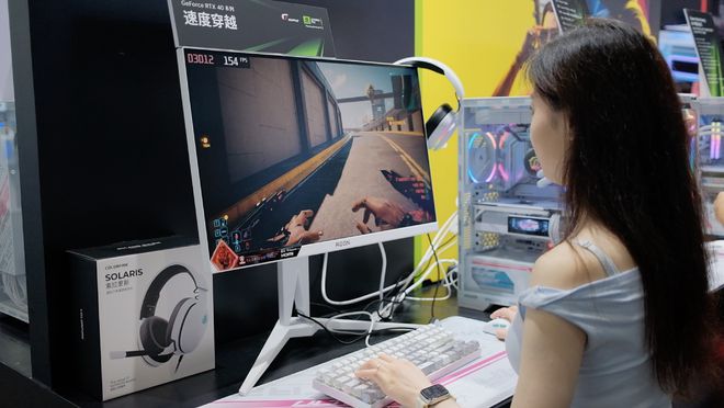 九游娱乐文化：BW2024七彩虹AI星球探馆(图9)