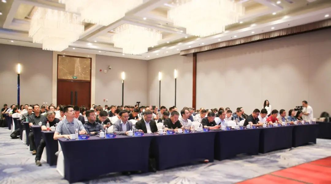 向“新”聚力变革跃升！“AI+装备制造业”高质量发展大会暨2024恒远科技“产线大脑”平台上线启动仪式成功举办(图2)