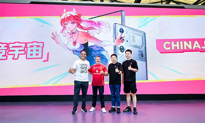 红魔电竞盛宴燃爆2024ChinaJoy：全系列装备震撼登场体验区人气爆棚(图2)