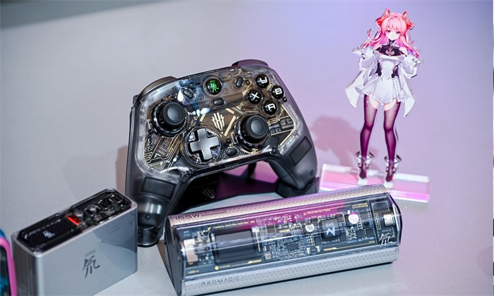 红魔电竞盛宴燃爆2024ChinaJoy：全系列装备震撼登场体验区人气爆棚(图12)