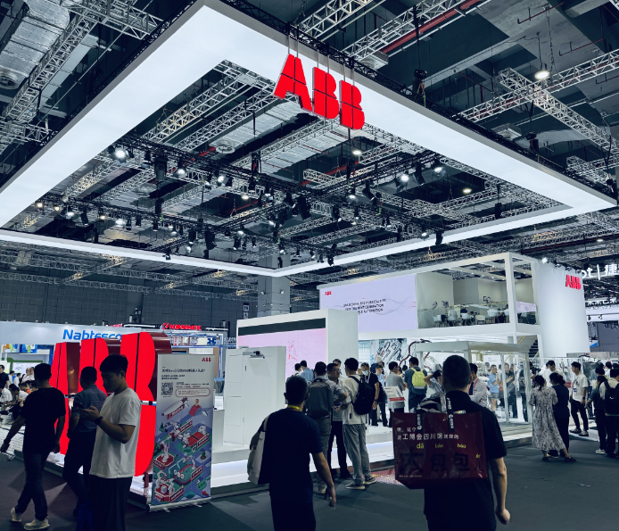 来工博会机器人展邂逅人形机器人和大咖波尔(图2)