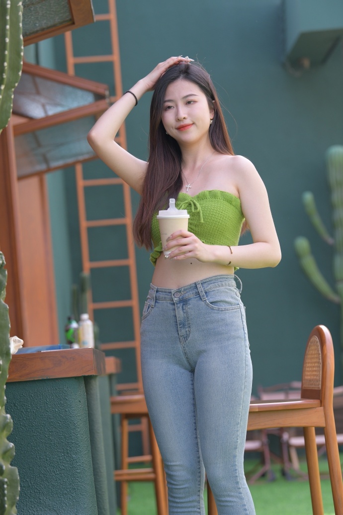 九游娱乐：丈母娘比媳妇还漂亮怎么夸(图1)