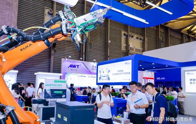 九游娱乐：2025武汉工博会工业机器人展：智能科技盛宴即将震撼登场(图2)