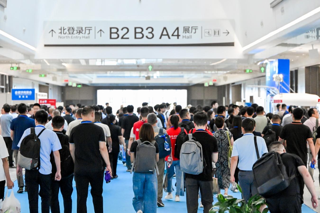 九游娱乐文化：2025第二十三届烟台国际装备制造业博览会盛大启幕(图4)