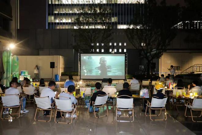 能感知情绪的“毛绒玩偶”、具身智能机器人……这里零距离体验最新AI应用(图2)