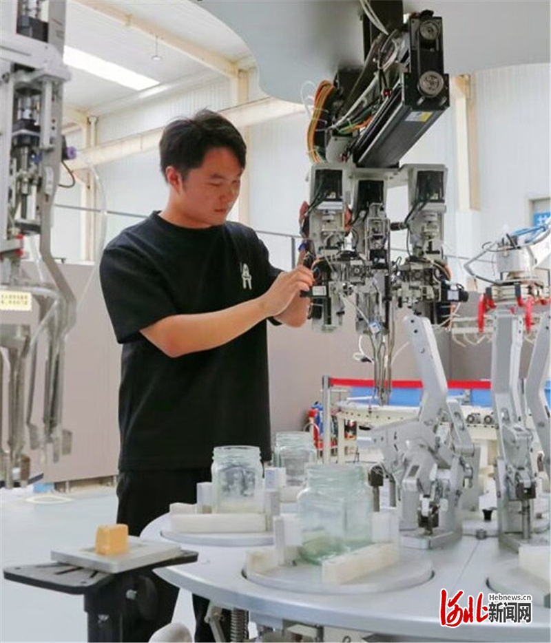 新闻纵深·县域特色产业新力量｜借力京津机器人产业双链融合(图2)