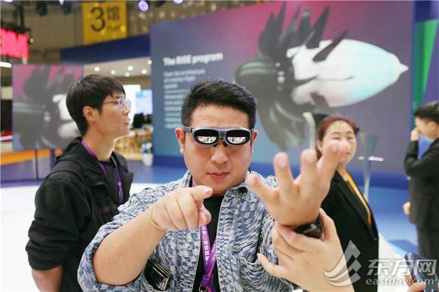 前沿科技大放异彩进博会“一起装备未来”组图(图2)