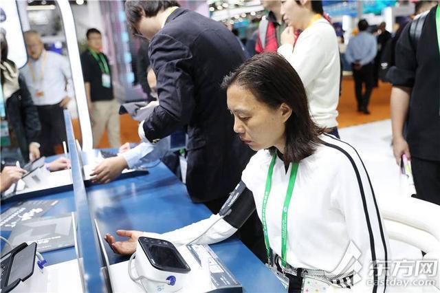 前沿科技大放异彩进博会“一起装备未来”组图(图11)