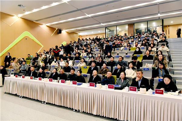 全国领先！龙江路小学新都校区发布智能融通平台破解AI教育痛点(图3)