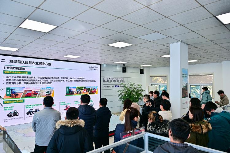 九游娱乐文化：绿动齐鲁数智赋能丨潍柴雷沃发布智慧农业AI大模型引领农机“智造”新时代(图4)