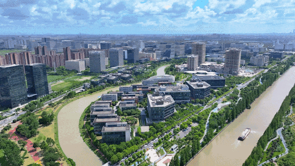 九游娱乐：壹江臻邸售楼处最新发布(首页网站)中旅壹江臻邸销售中心可详聊楼盘详情价格地址清晰告知配套成熟前台电话(图31)