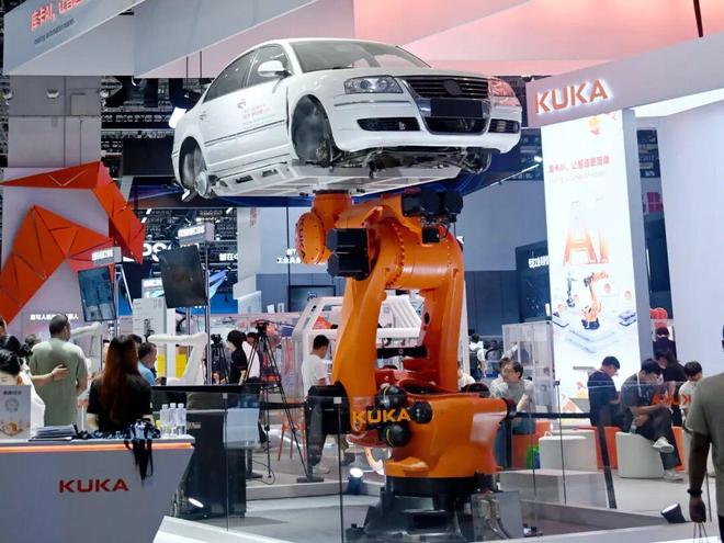 2025工博会机器人展亮点纷呈：国际巨头与本土企业齐聚尽显智能创新实力(图3)