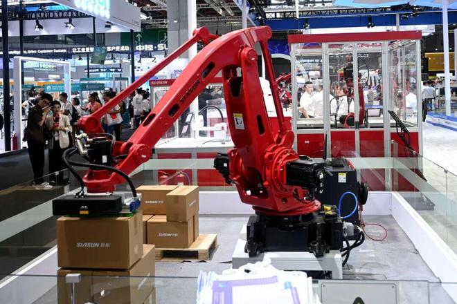 2025工博会机器人展亮点纷呈：国际巨头与本土企业齐聚尽显智能创新实力(图4)