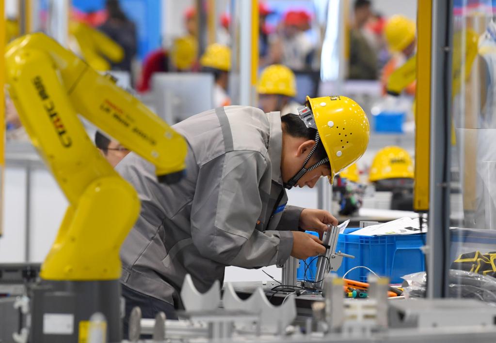 九游娱乐文化：财经聚焦丨人工智能浪潮下如何畅通就业路？(图2)