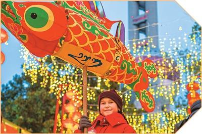 马年春节世界看到一个更具活力的中国（国际论道）(图2)